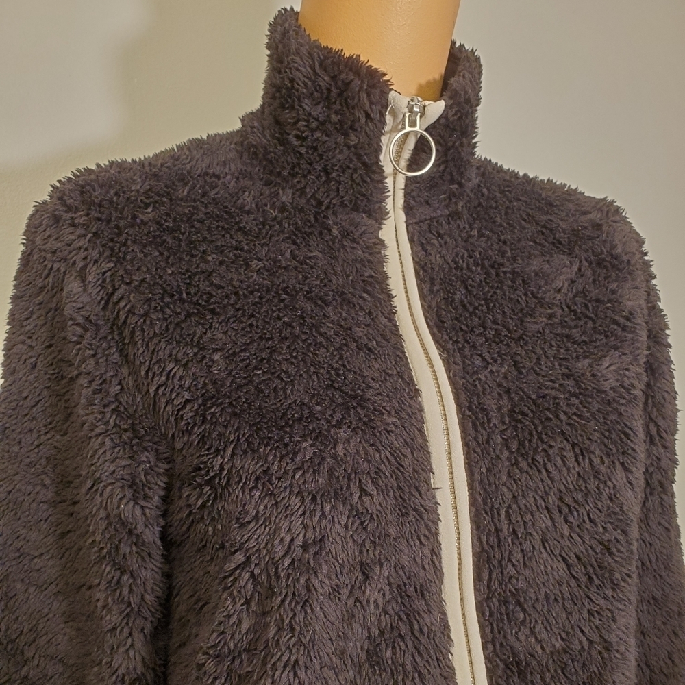 🔥Host Pick🔥 DIVIDED H&M Fuzzy Zip Up Jacket - Picture 2 of 5